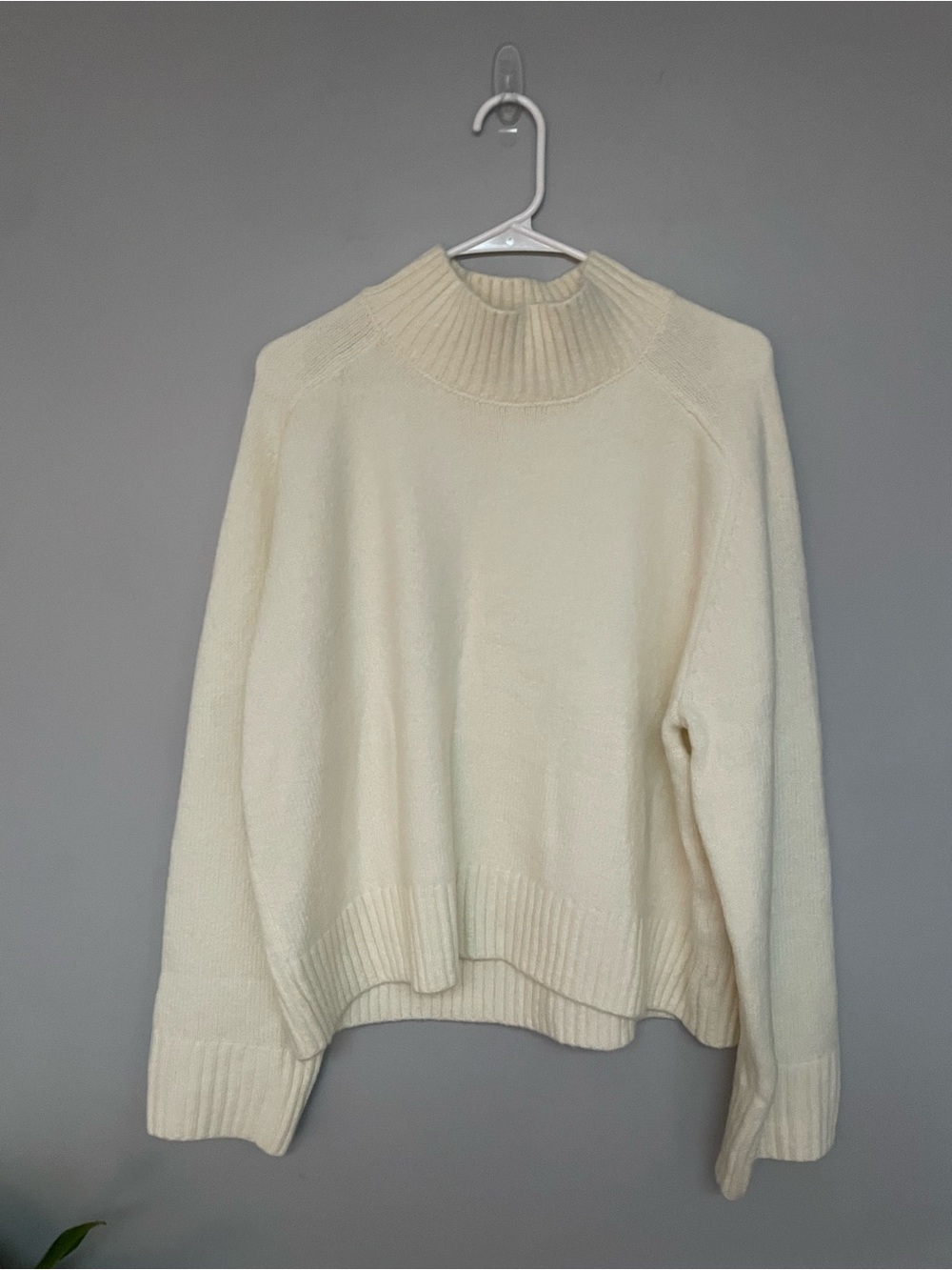 Abercrombie & Fitch Cream Ribbed Mock Neck Sweater